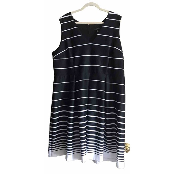 Lane Bryant Women’s 24W V-Neck Knee High Aline Striped Sleeveless Dress - Picture 1 of 13